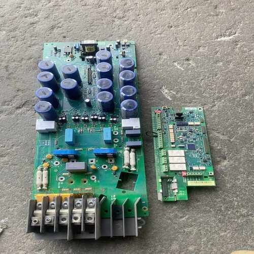 A B B变频器ACS510-01-060A-4 +C135~询价