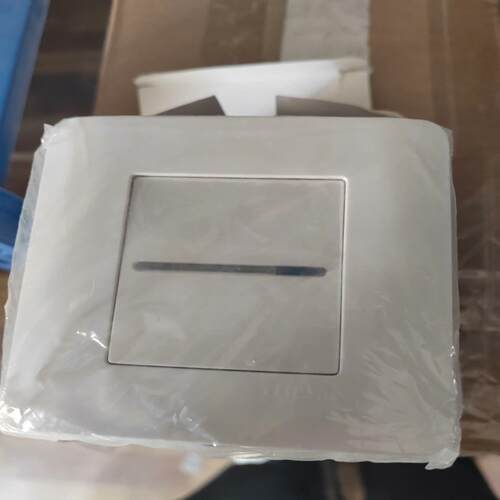 询价~E84752D500T红外遥控静音调光器外包装破损