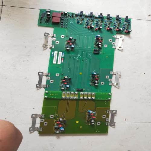 6SE7035-1EJ84-1JC1驱动板。6SE70~询价