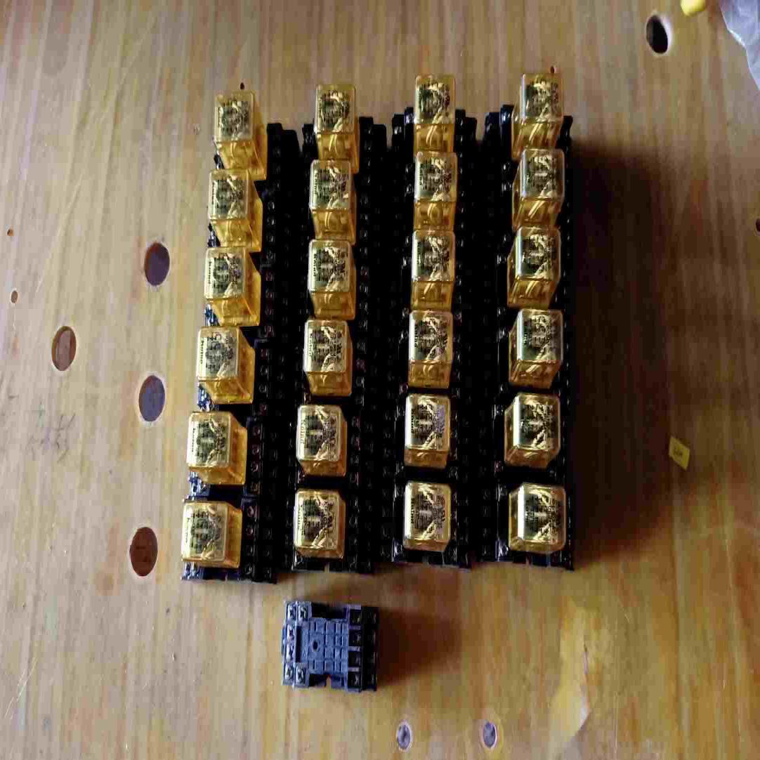 K0ⅰN0继电器KH103-4C  DC24Ⅴ，14脚插~询价