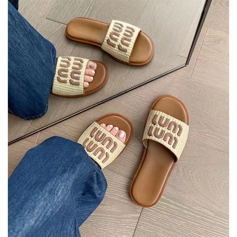 大码女鞋41一43夏季平底一字拖沙滩休闲新款N时尚防滑超软舒适外