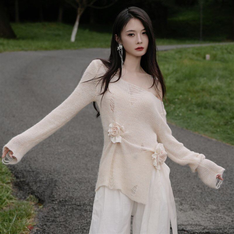 人间蜉蝣 弥华系列破洞长袖毛衣女露肩设计款慵懒风高级感上衣