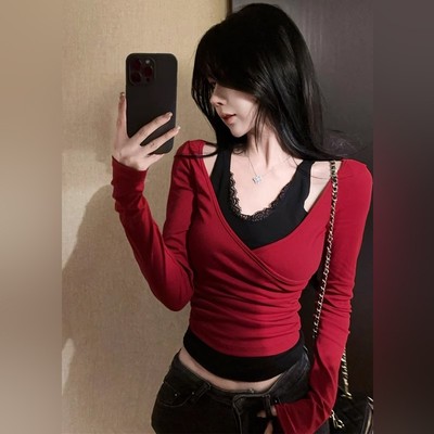 蕾丝假两件打底衫女秋冬季2025新款红色内搭短款V领纯欲长袖上衣