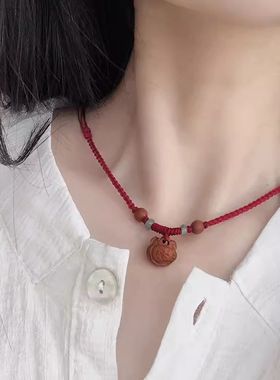 避凶红绳天然桃核红绳项链编织女士真护身挂件锁平安锁成