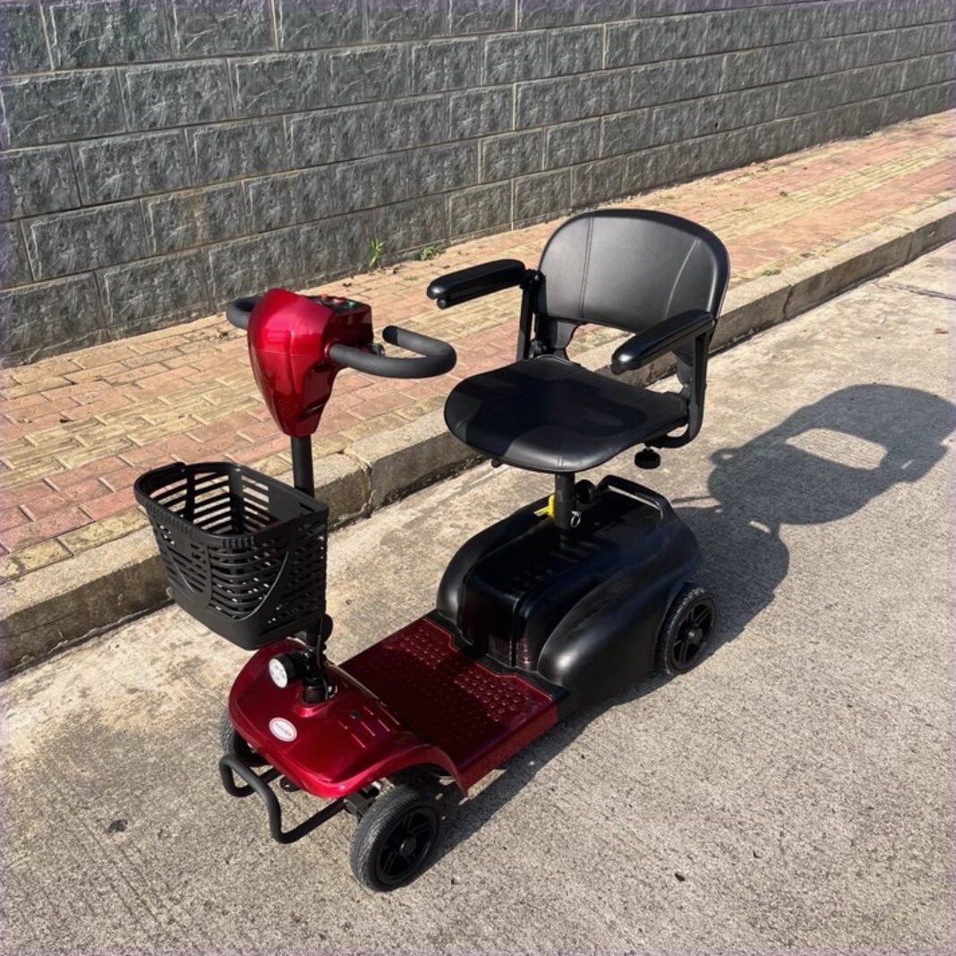 威焕高端老年代步车小型四轮电动车可折叠老人电瓶车残疾人助力车