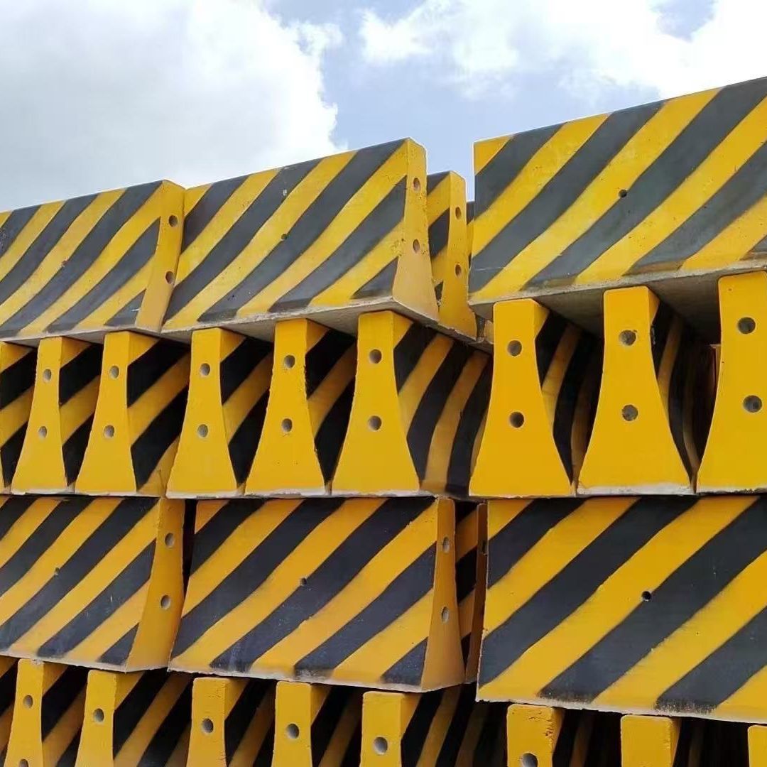 防撞水泥墩道路隔离墩水泥护栏挡车石路障墩道路隔离墩挡车神器