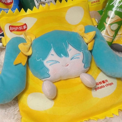 2024冬季初音未来乐事薯片联名周边毛绒包包同款痛包可爱送女朋友