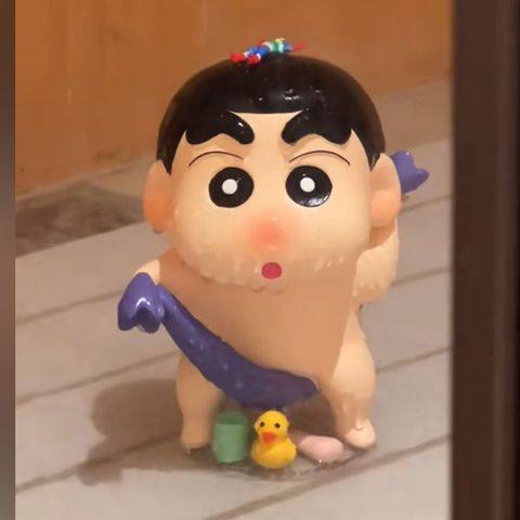 蜡笔小新洗澡好无聊小新洗澡搭子桌面摆件家居装小葵生日明记动漫