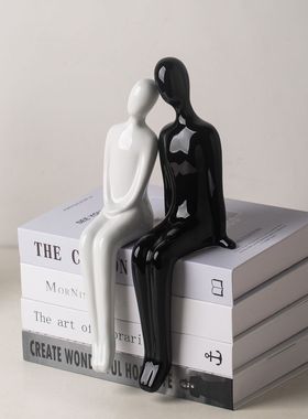 电视背景墙摆件电视背景墙坐姿摆件小众轻奢高颜值客厅玻璃柜酒柜