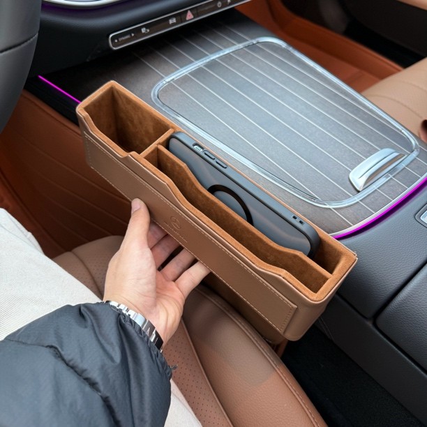 适用奔驰汽车座椅夹缝缝隙储物盒E300LGLC300L260L车载收纳置物盒