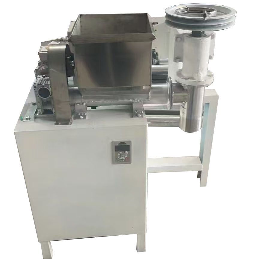 全自动自动喂料多功能双螺旋牛筋面机辣条辣棒辣片机厂家直销