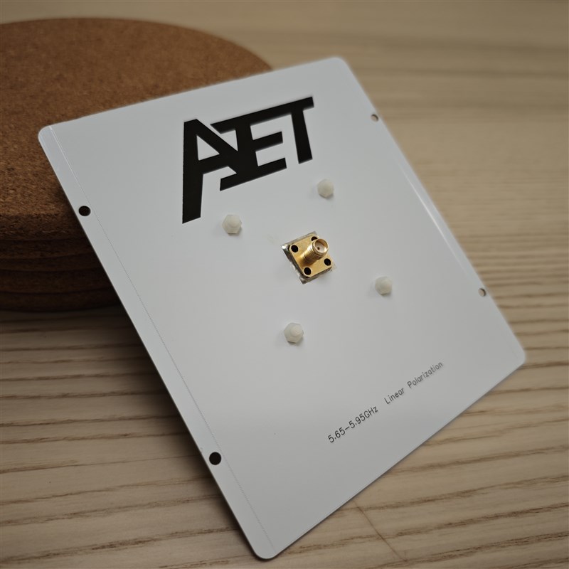 图传接收平板天线5.8G线极化17dB天线5.65-6ghz飞蛋蛋蛋fpv天线