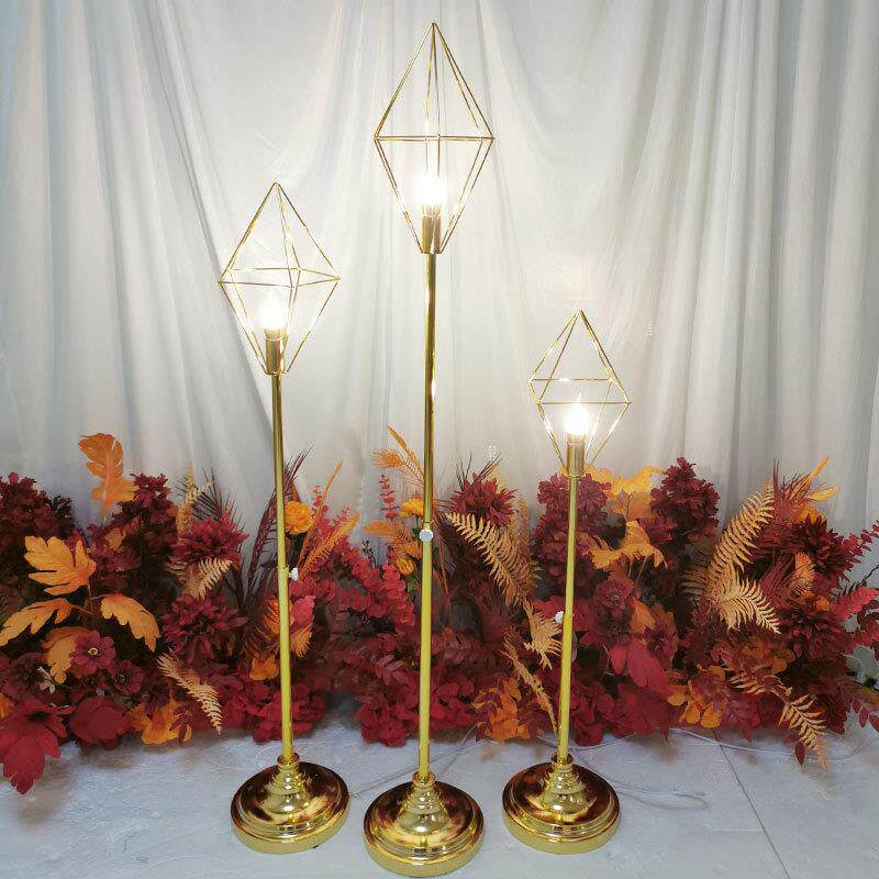 婚庆道具铁艺钻石路引灯三件套发光几何路引婚礼现场布置T台用品