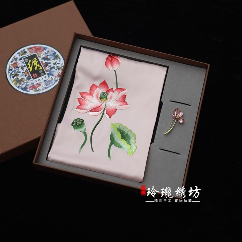 苏绣真丝围巾蚕丝披肩苏州特色国风胸针礼盒套装商务纪念品送老外