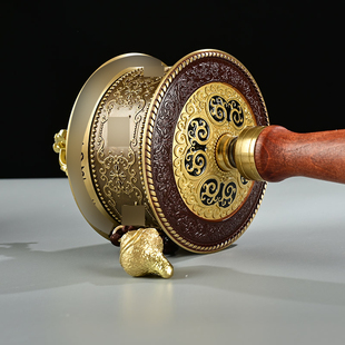 西藏用品藏式手摇转动纯铜八吉祥浮雕莲花底座金色手摇转桶筒摆件