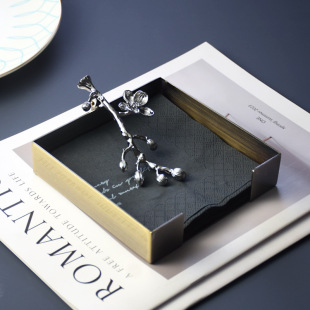 不锈钢纸巾座方形纸巾收纳盒餐厅酒店餐巾架餐桌创意压纸底座