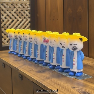 2025新款车载搞笑沙雕动画虾仁恶搞手办潮玩公仔玩具桌面装饰摆件