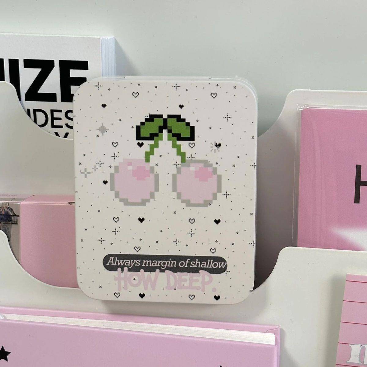 原创像素樱桃铁盒马口ins雪屋学生卡套桌面小卡收纳盒防尘防水