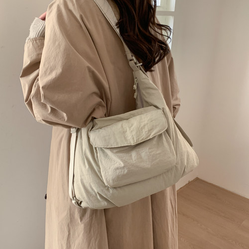大容量多口袋通勤单肩托特包女
