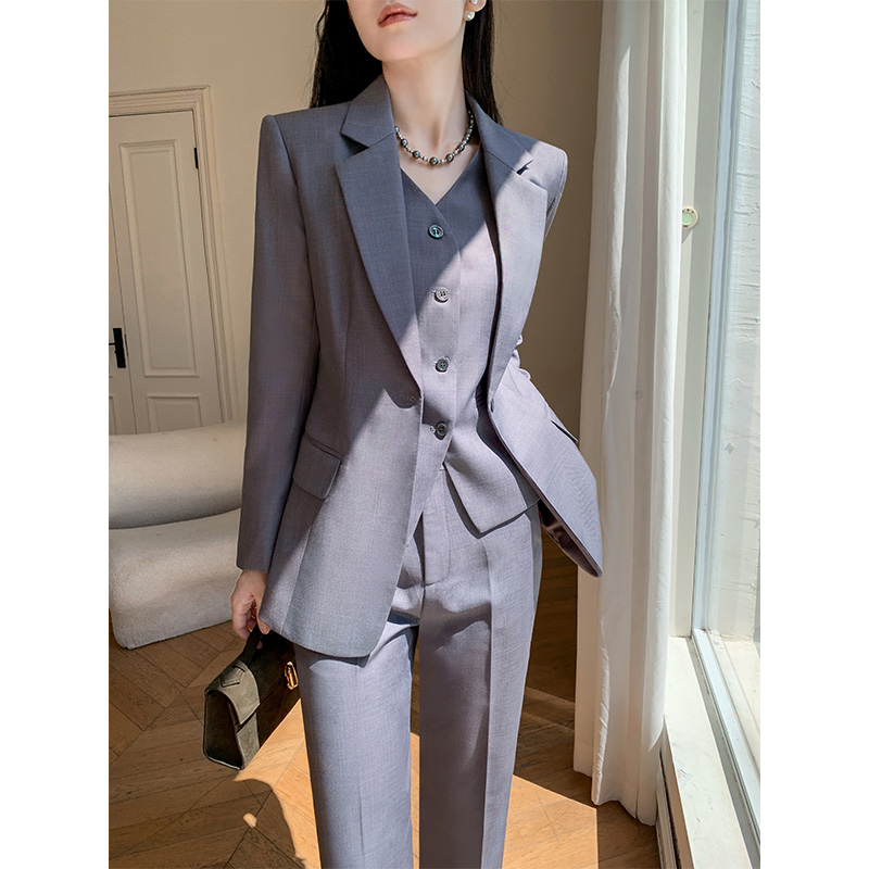 灰色西装套装女2024新款春秋款轻奢高级感小个子职业马甲西服外套