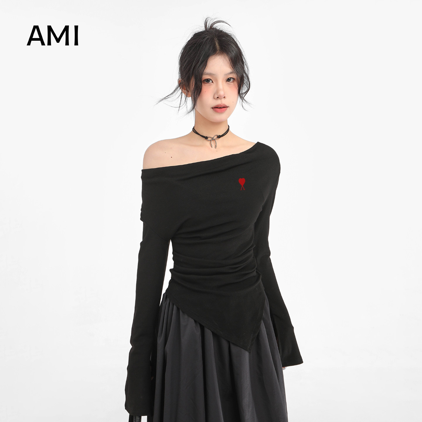 AMI官方黑色不规则一字肩打底长袖t恤女内搭可外穿斜肩打底衫上衣