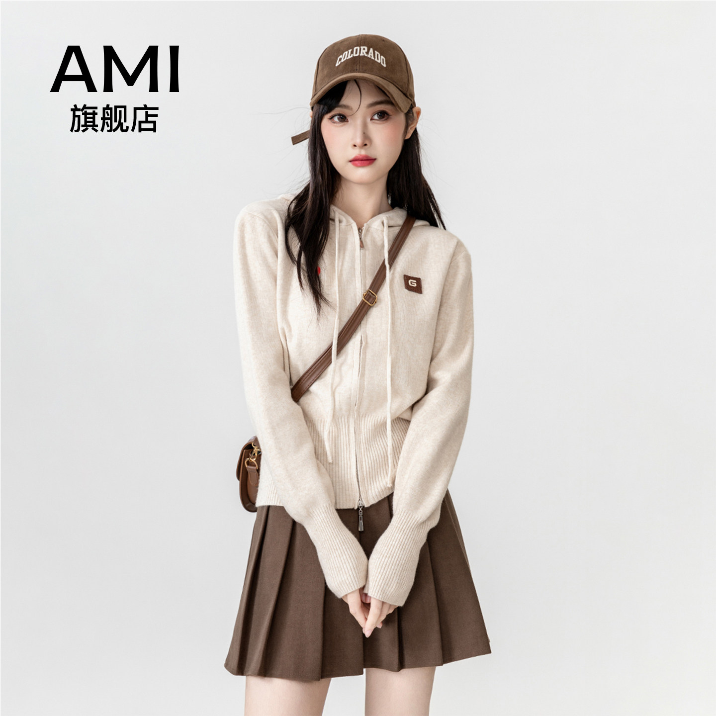 AMI官方2026新款燕麦色连帽卫衣针织开衫女春初春时尚短款拉链上
