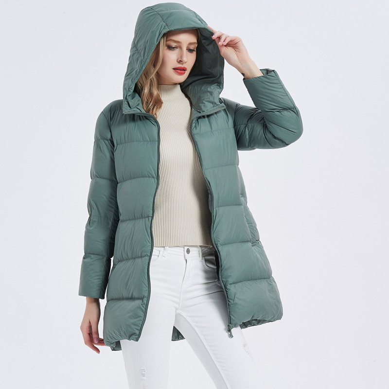 2021年秋冬新款轻薄羽绒服女中长款加肥加厚韩版面包服轻便外套潮