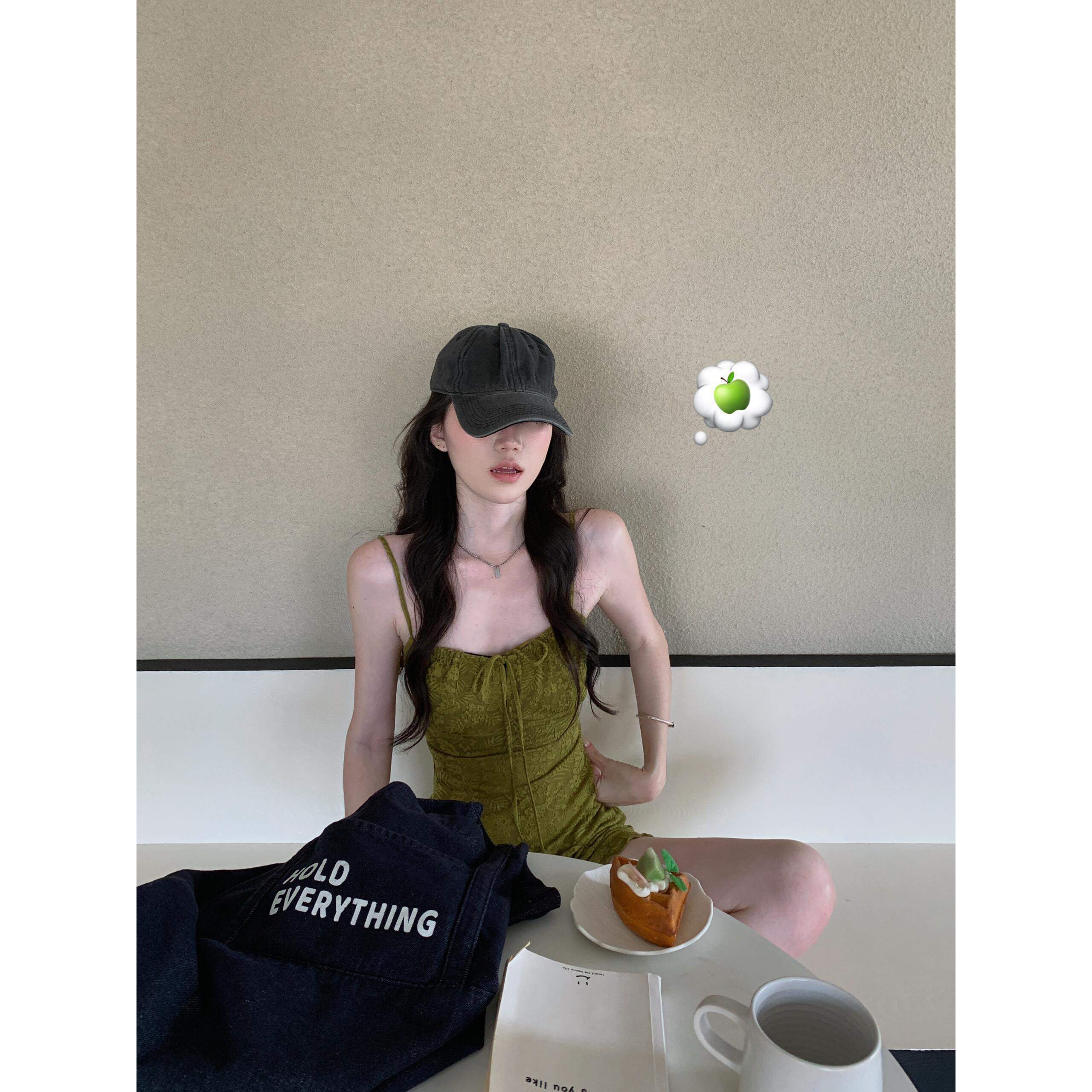 Tongiiuu 薇迷莫妮卡 复古度假肌理吊带连衣裙女收腰显瘦a字短裙