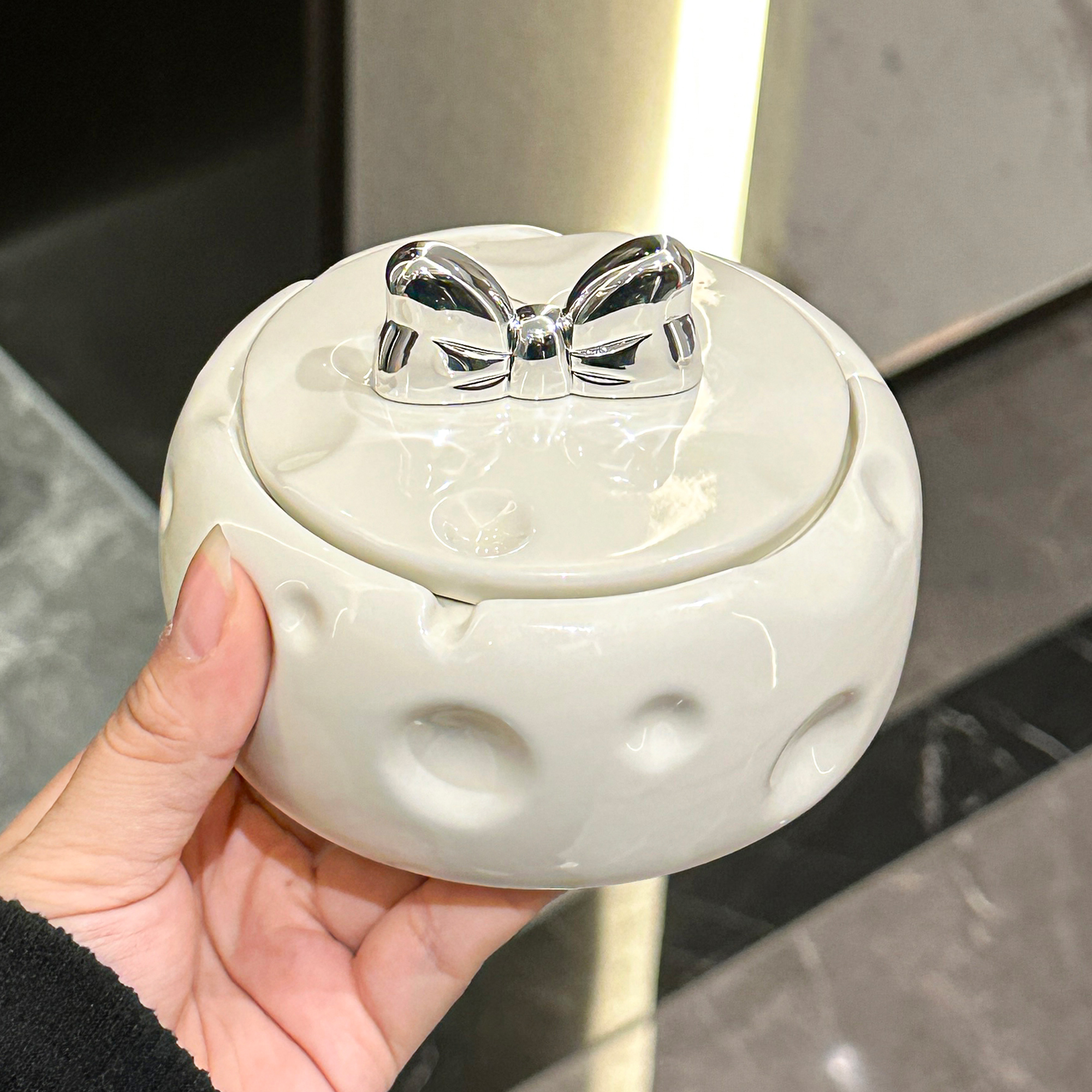 烟灰缸带盖防飞灰家用客厅高端大气上档次办公室创意高级感烟缸