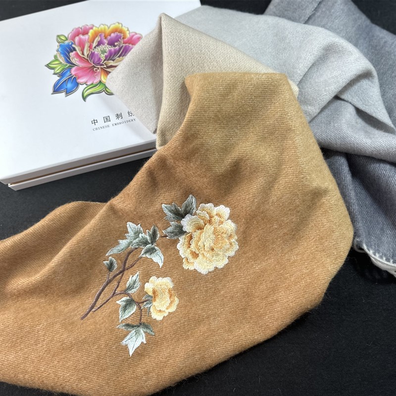 苏州手推绣羊毛围巾女长版妈妈款秋冬旗袍披肩百搭桑丝巾刺绣礼品