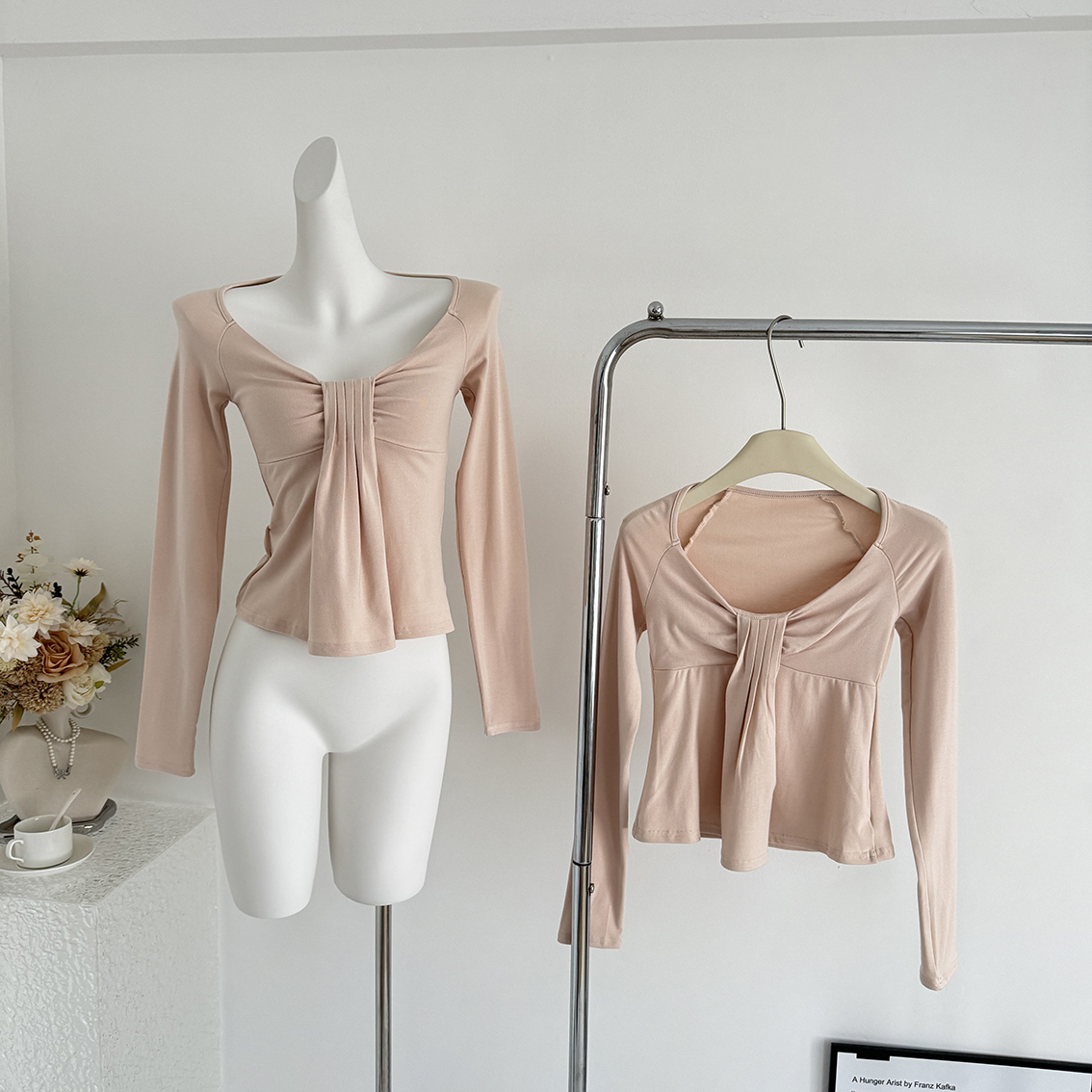 氛围之神 U领褶皱长袖t恤女秋冬收腰显瘦打底衫上衣