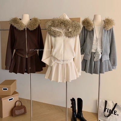 复古毛领连帽加绒卫衣套装女2025秋冬新款短外套百褶短裙两件套