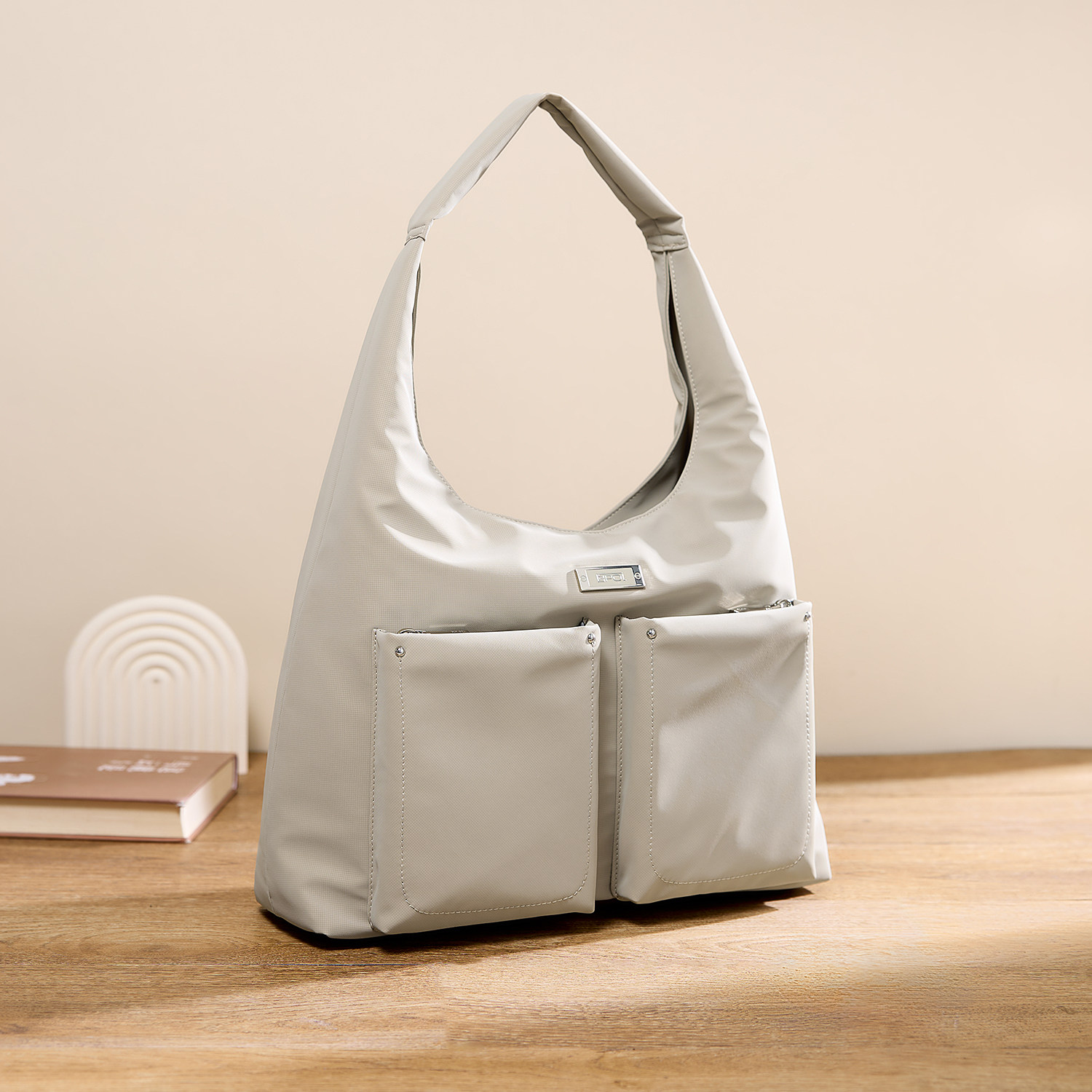 EPOL伊保大容量2025新款单肩包女时尚高级感双口袋上班通勤托特包