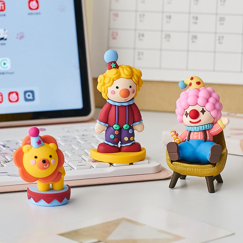 台式电脑办公桌面工位显示器趴趴屏幕装饰品解压电视机上的小摆件