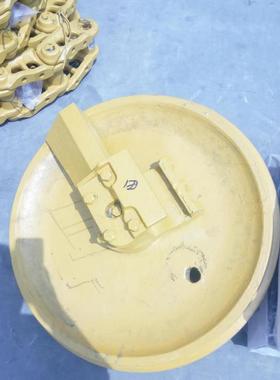 山SEM822推土机引导轮 履带总成 支重轮 四轮一带