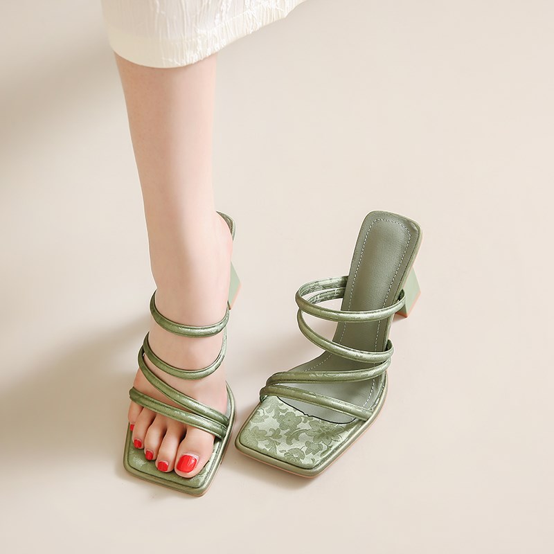 国风粗跟时尚凉鞋女2024年新款夏季外穿露趾高跟凉拖新中式一字拖
