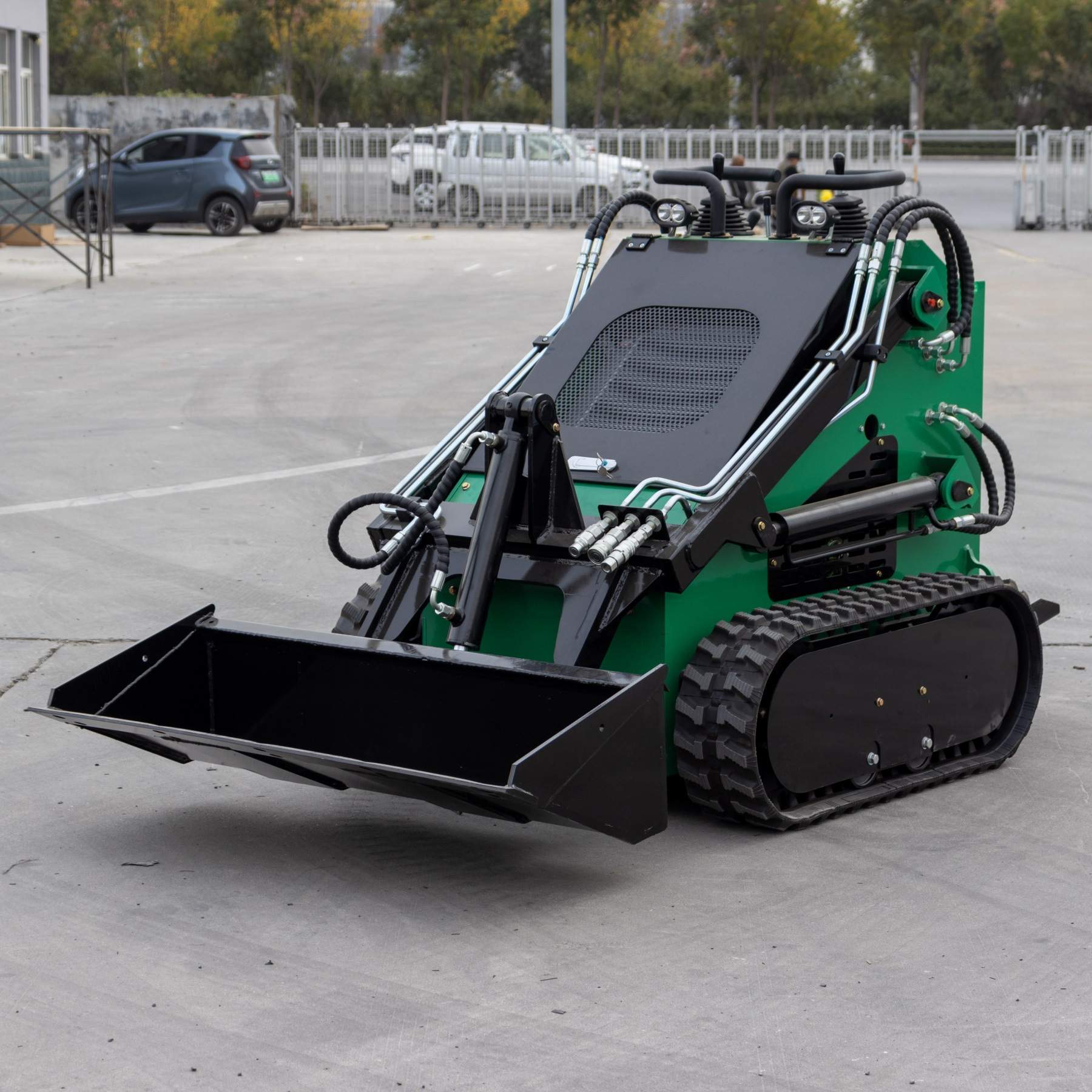 出口欧美HT380站驾履带式养殖场运输铲车 Mini Skid Steer Loader