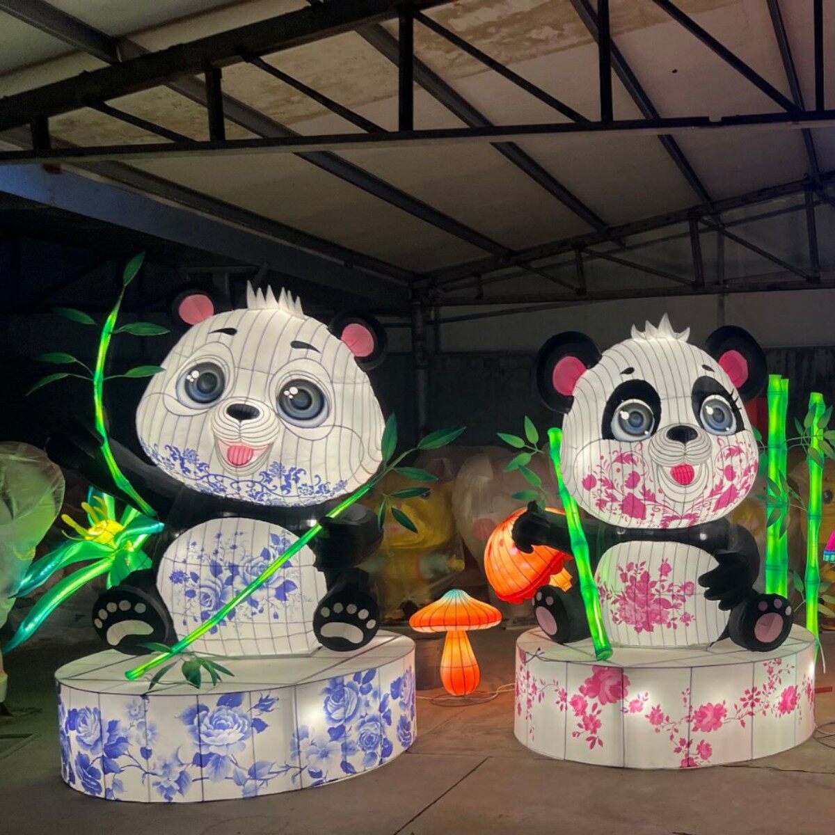 厂家直供大型熊猫花灯彩灯广场景区灯展设计制作夜景挂灯创意