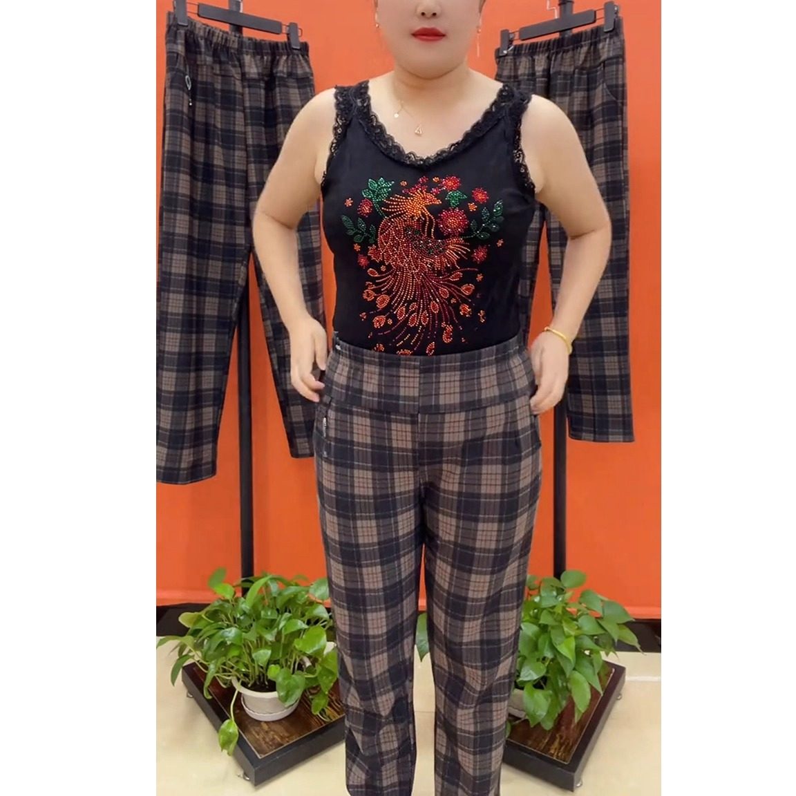 春秋妈妈裤大码中老年女士外裤高腰弹力妈妈格子裤中年九分裤网红