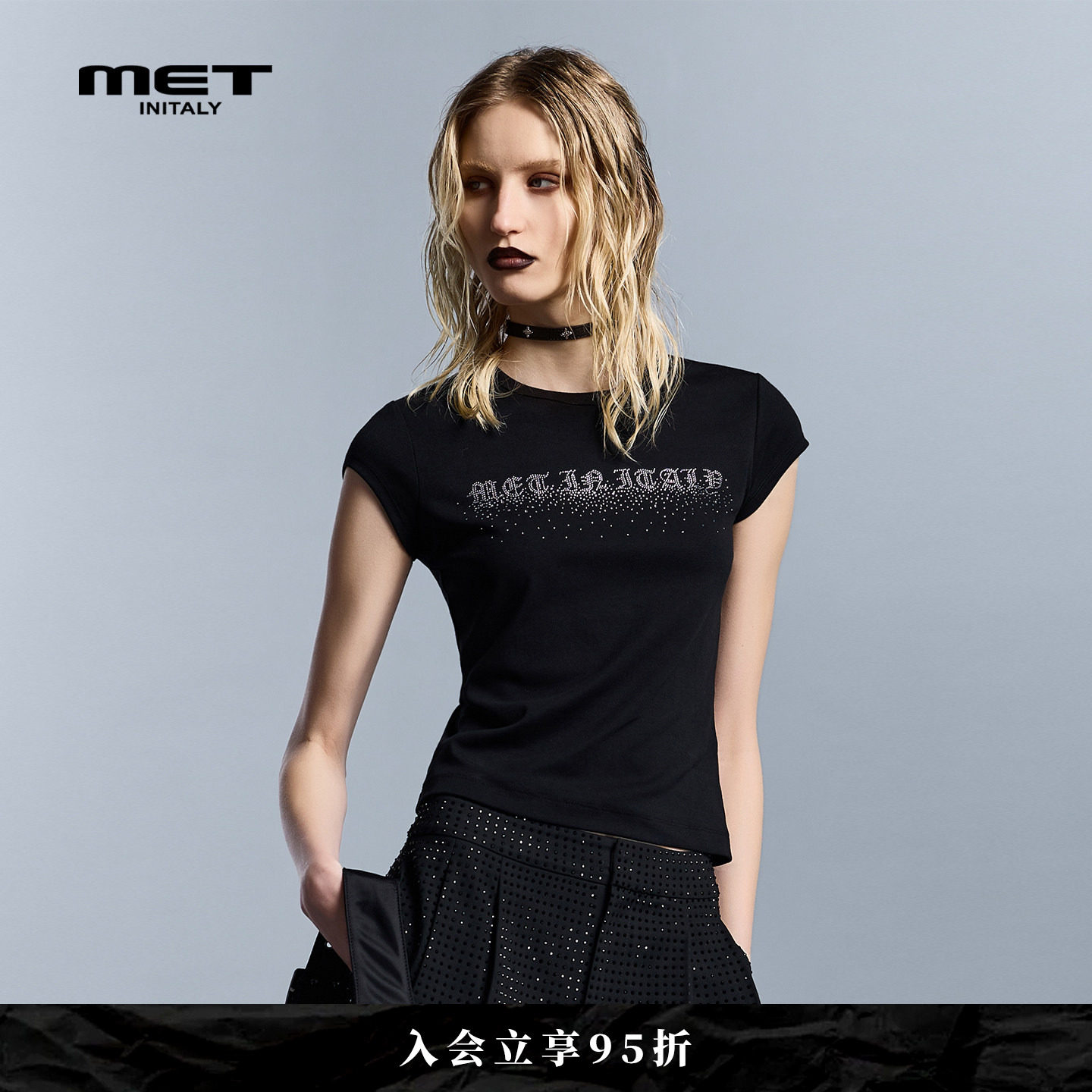 MET initaly夏季字母印花短袖T恤女黑色圆领修身短款上衣简约百搭