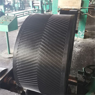 橡胶输送带人字花纹防滑传送带砂石料粮食筛沙机专用尼龙传输皮带