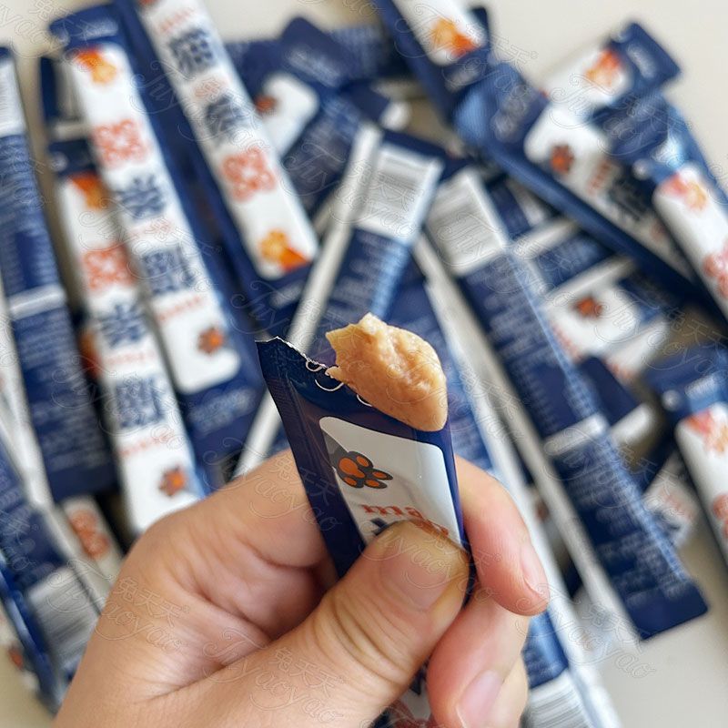 兔夭夭猫条喵享美味征服挑剔味蕾现象猫条爱宠疯狂打Call美味便捷