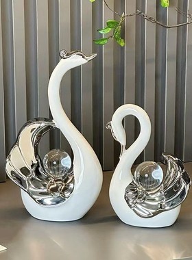 现代简约情侣天鹅摆件创意客厅酒柜电视柜装饰品陶瓷工艺品摆设