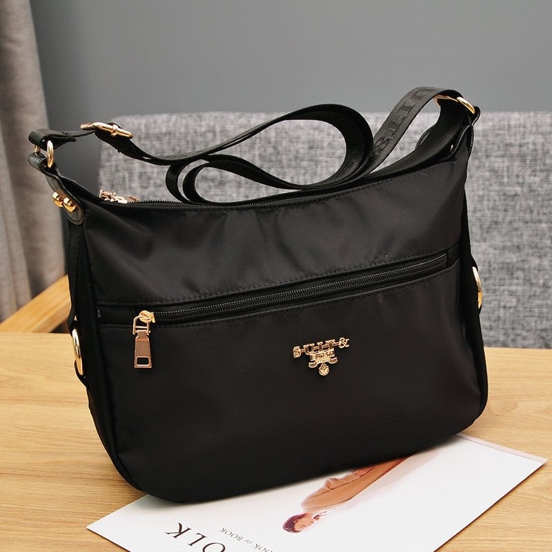 尼龙斜挎包新款防水布单肩斜跨包女大容量牛津布帆布中老年妈妈包