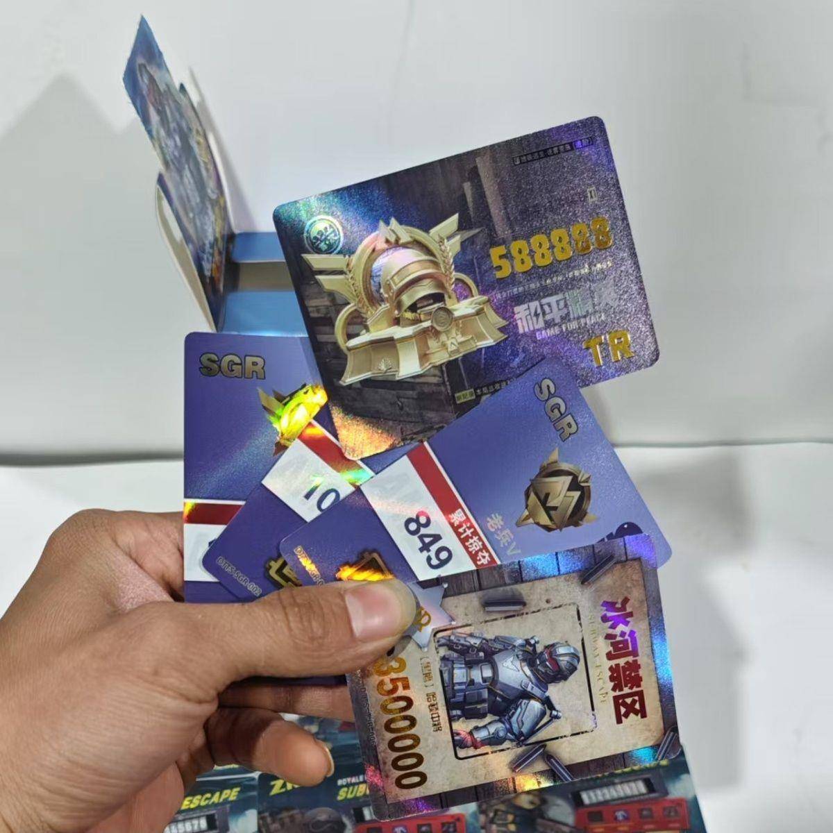 地铁逃生卡包和平精老鼠人厚卡英闪卡儿童玩具收藏卡牌动漫游戏周