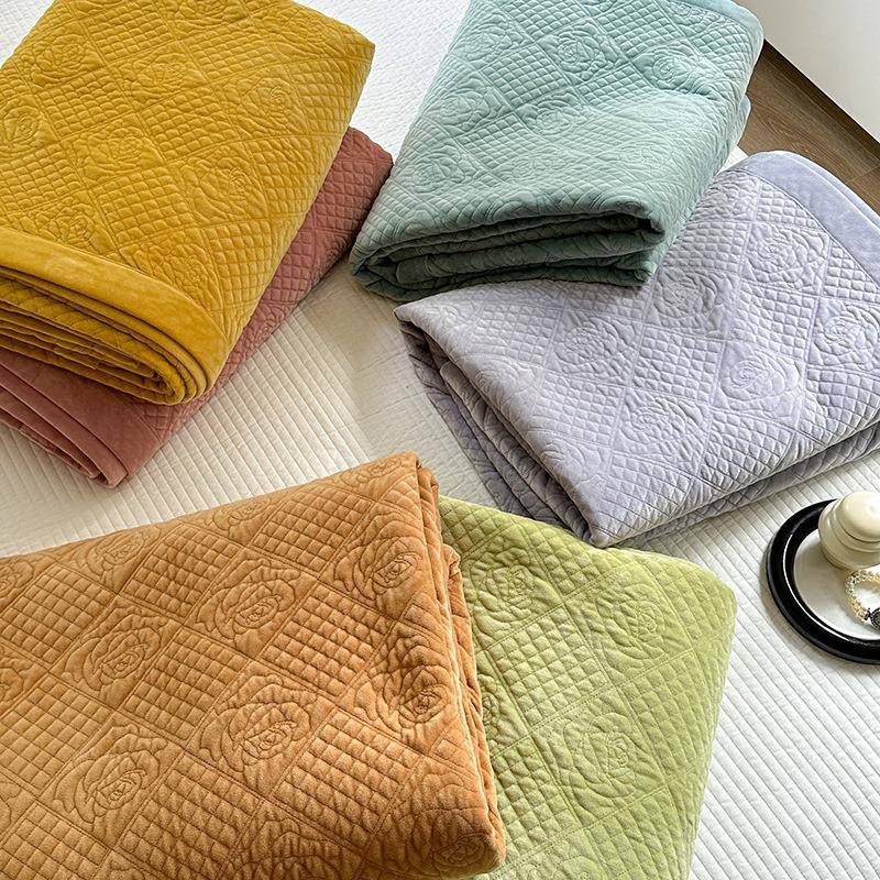 秋冬新款一面宝宝绒一面天丝玫瑰绗缝夹棉床盖双面可用床单炕盖