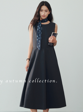 After22简约月龄花苞无袖复古感两色中长款连衣裙