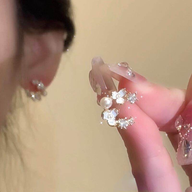 「棠梨煎雪」纯白茉莉花温柔耳钉