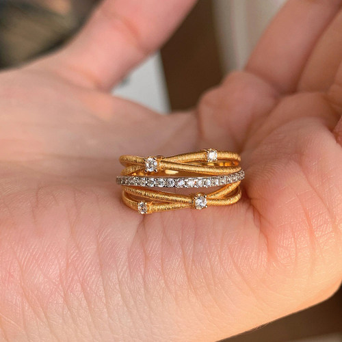 金色拉丝戒指缠绕排钻精致小众