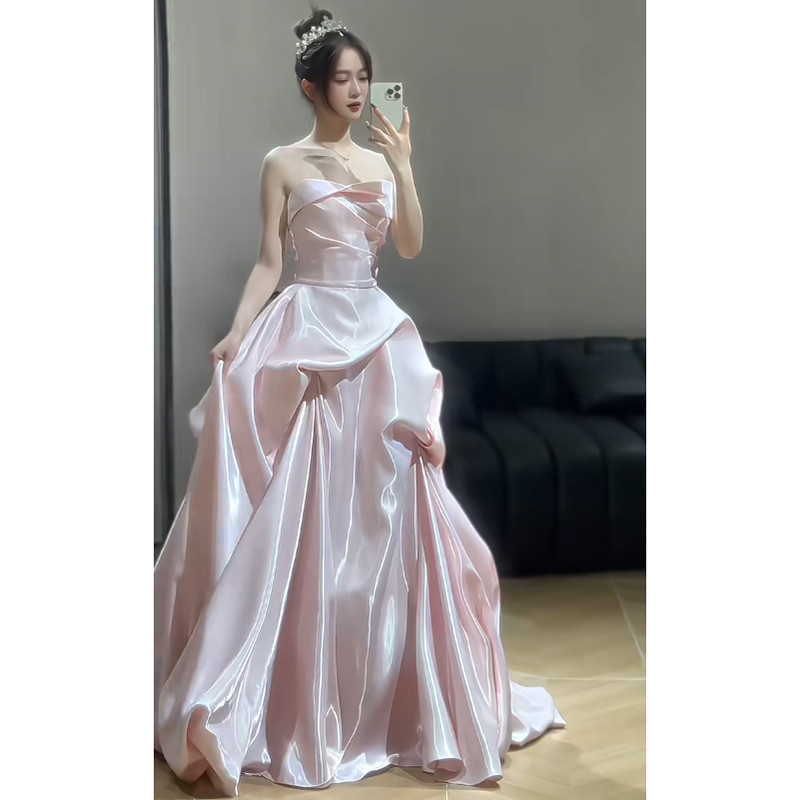 现货抹胸绝美轻礼服裙名媛订婚艺考主持人演出粉色缎面婚纱女新娘